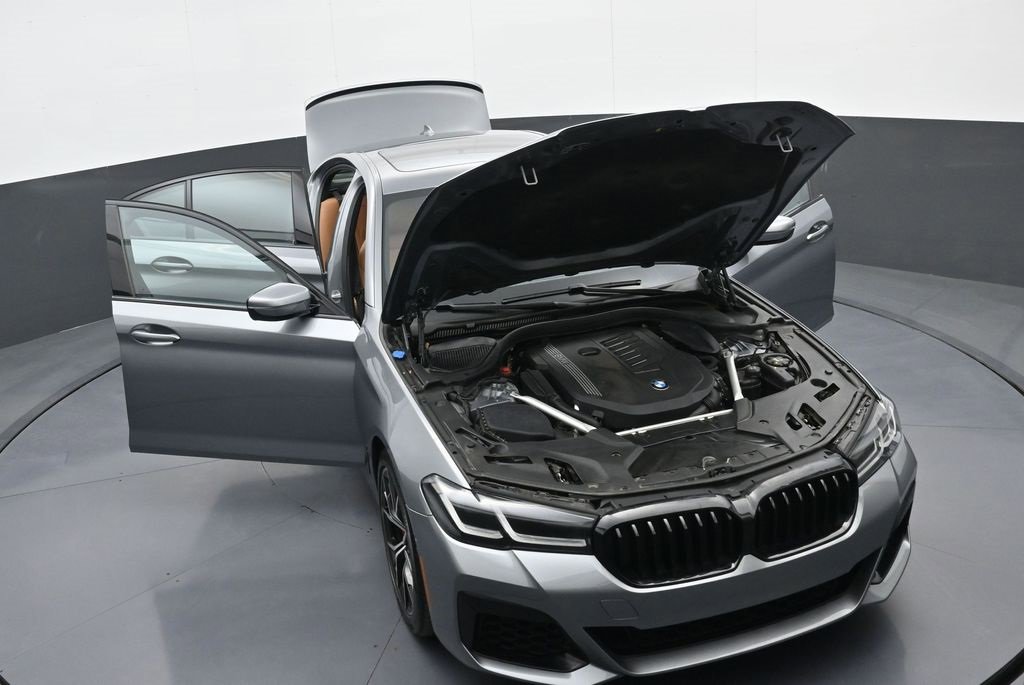 Used 2023 BMW 540i xDrive w/ M Sport Package image 39