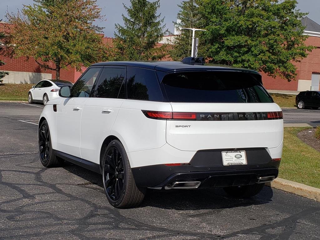 New 2025 Land Rover Range Rover Sport SE image 7