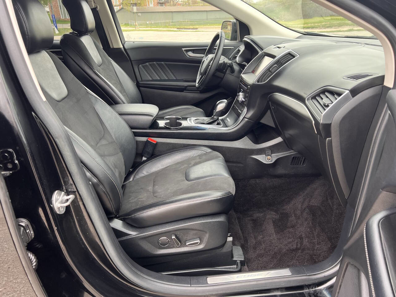 Used 2017 Ford Edge Sport w/ Technology Package image 13