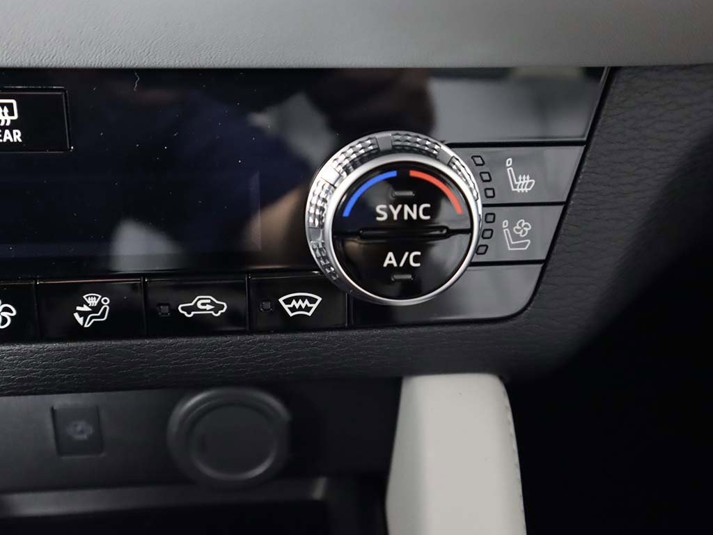 New 2025 Mitsubishi Outlander AWD image 54