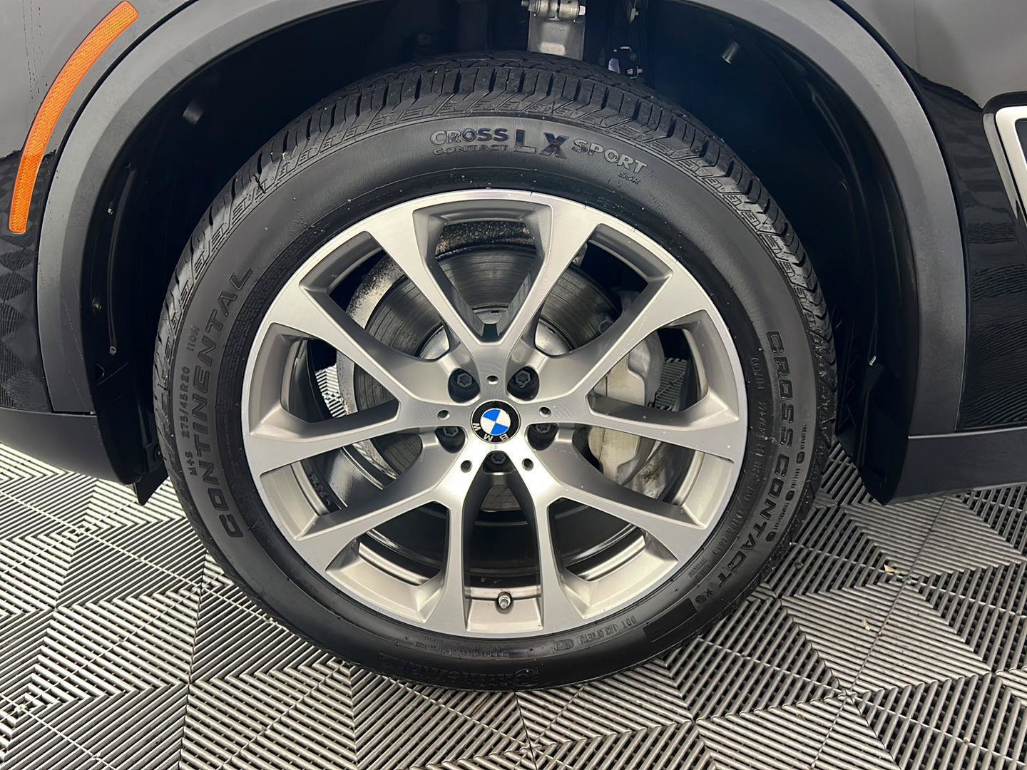 Used 2020 BMW X5 xDrive40i w/ Convenience Package AWD/4WD image 14