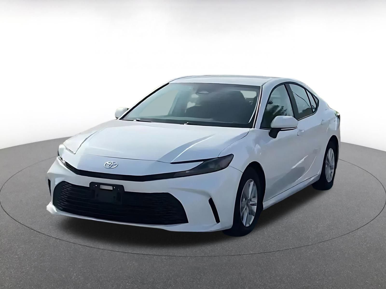 Used 2025 Toyota Camry LE image 8