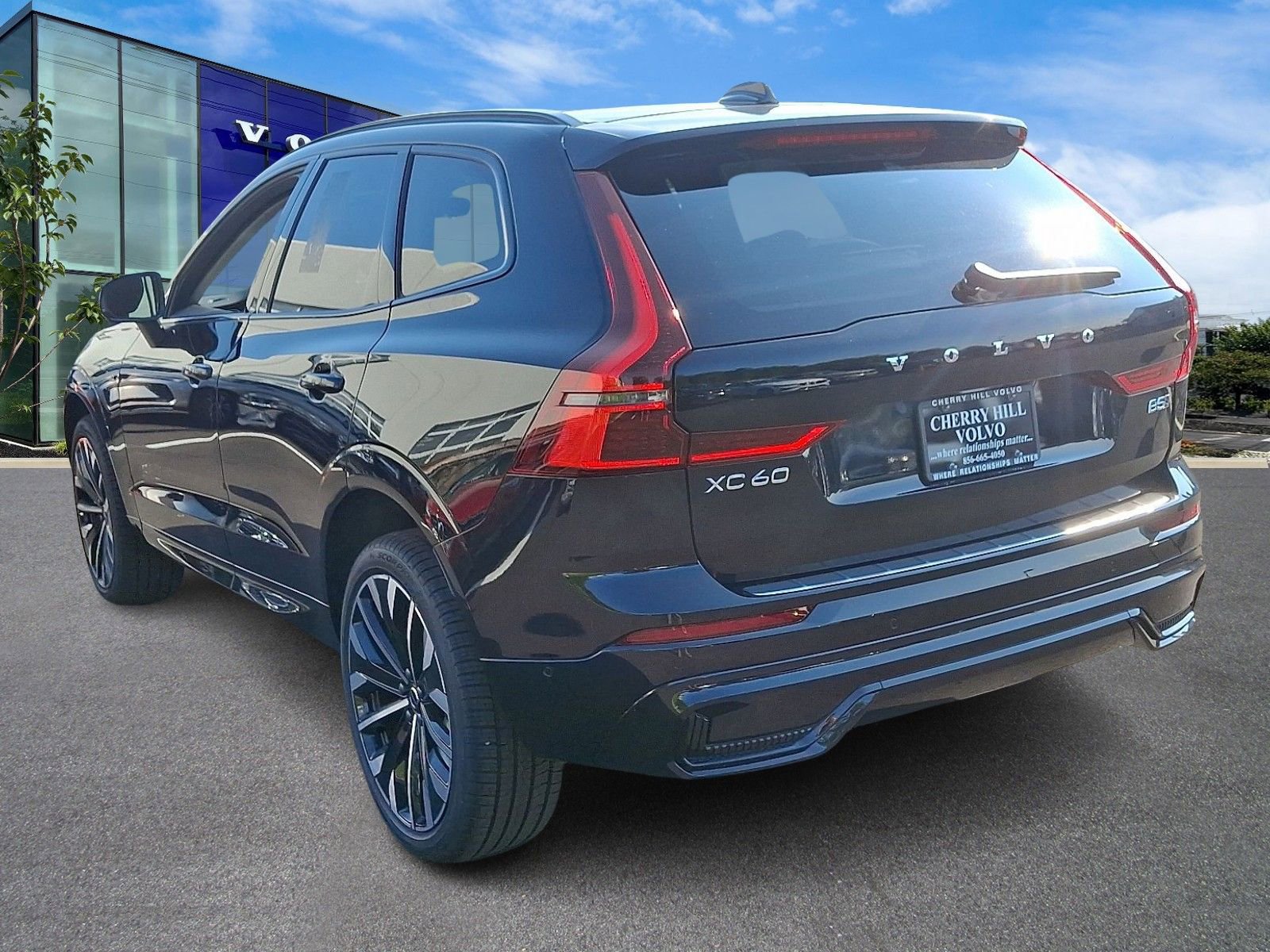 New 2026 Volvo XC60 B5 Ultra w/ Protection Package Premier image 4