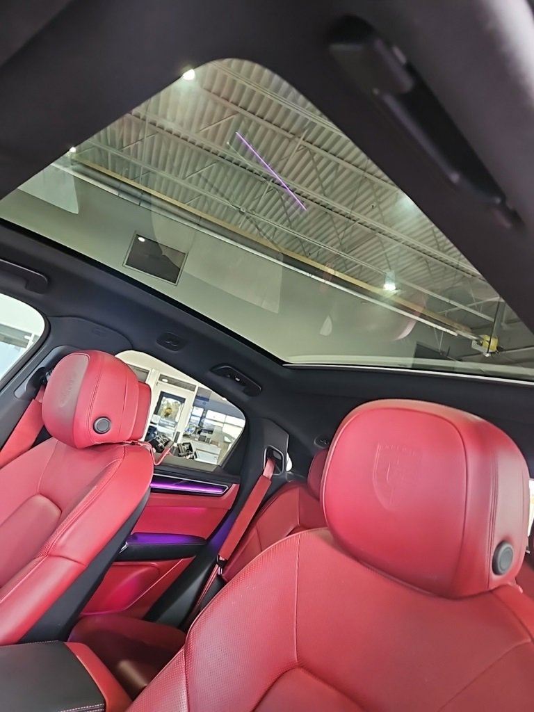 Used 2022 Porsche Cayenne Coupe image 29