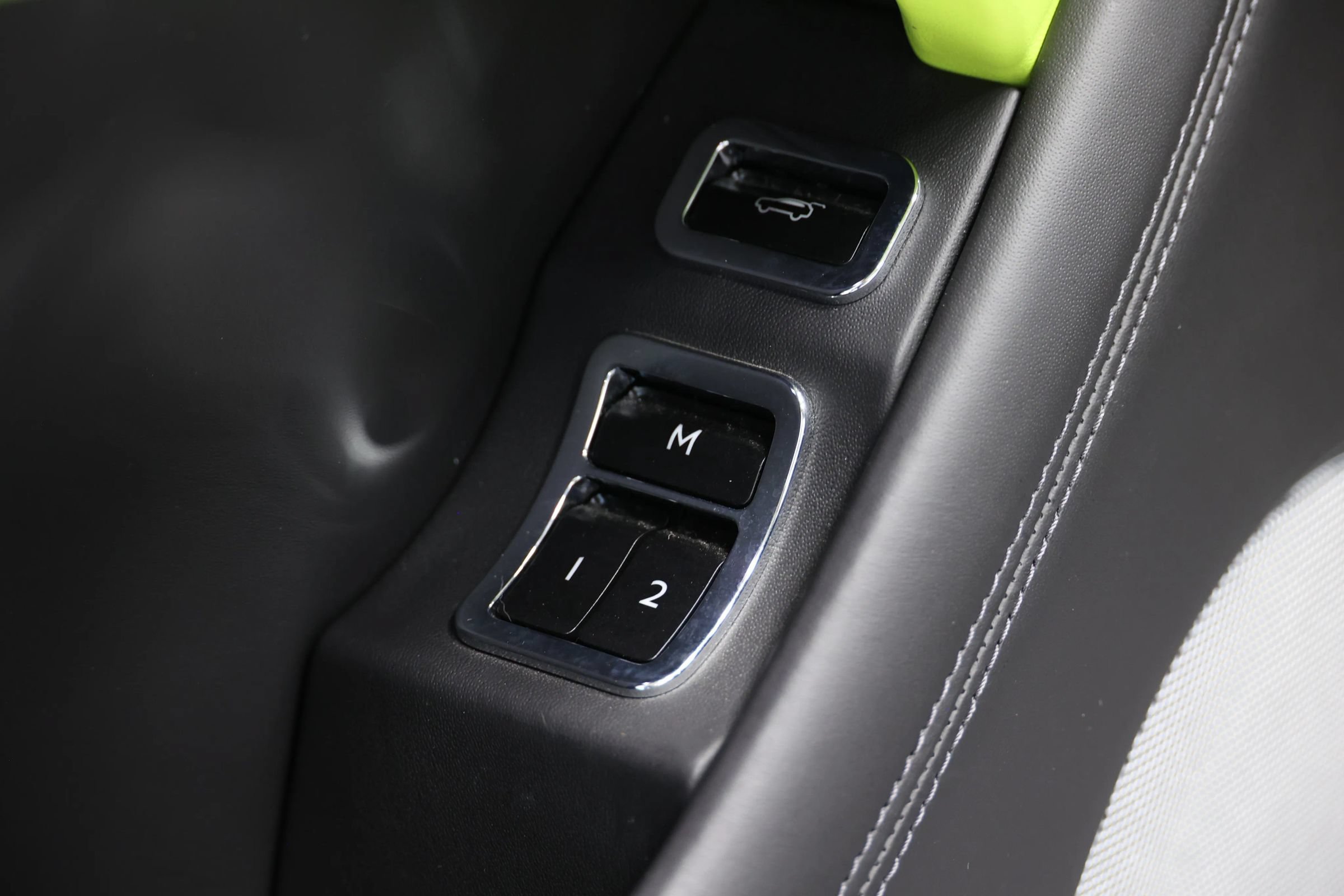 Used 2023 Bentley Bentayga AWD/4WD image 14