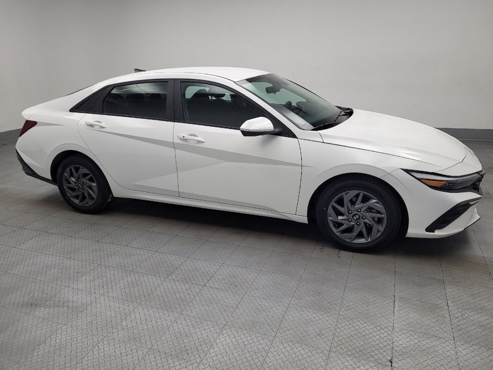 Used 2024 Hyundai Elantra SEL FWD image 11