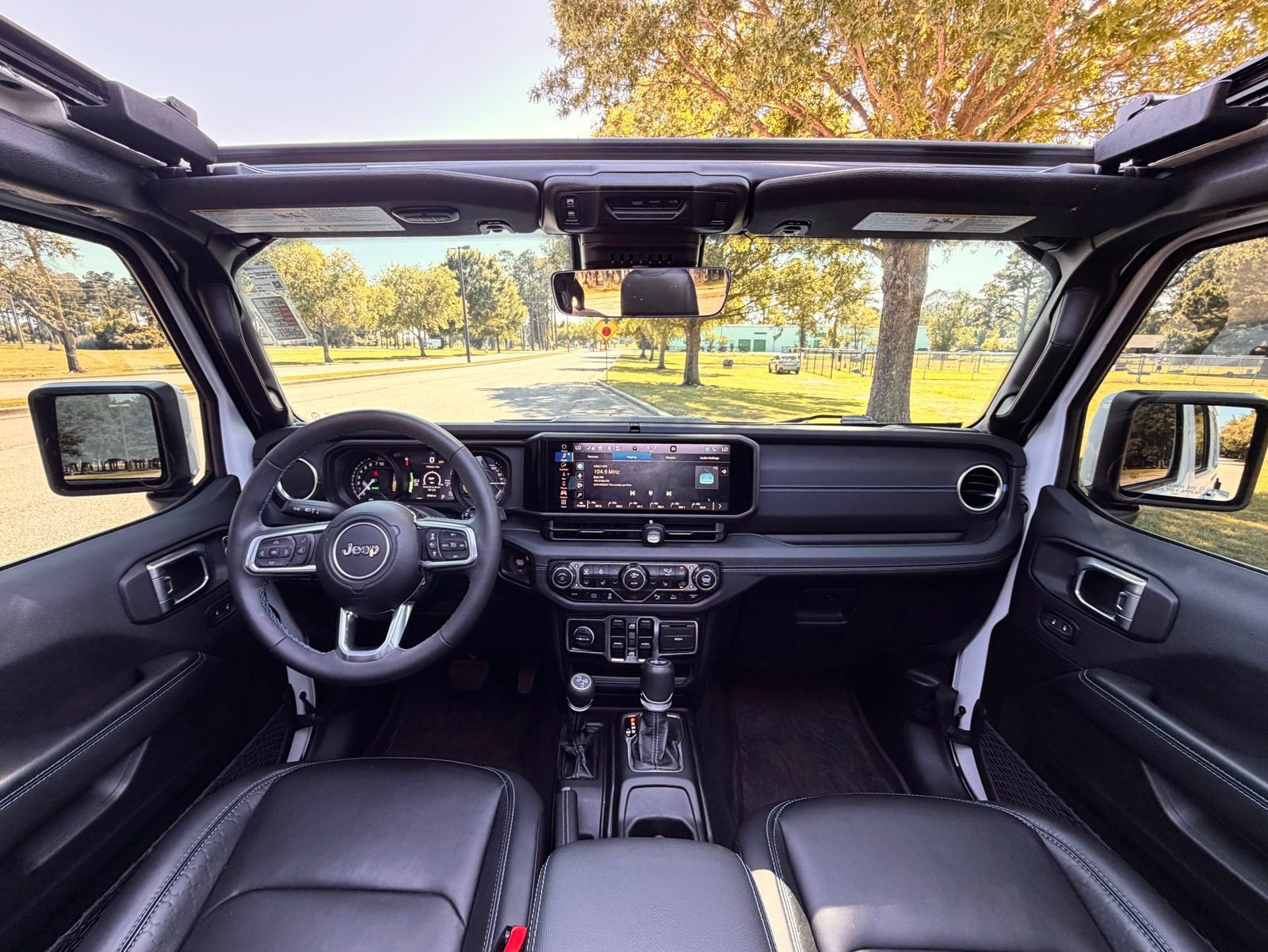 Used 2024 Jeep Wrangler High Altitude AWD/4WD image 2