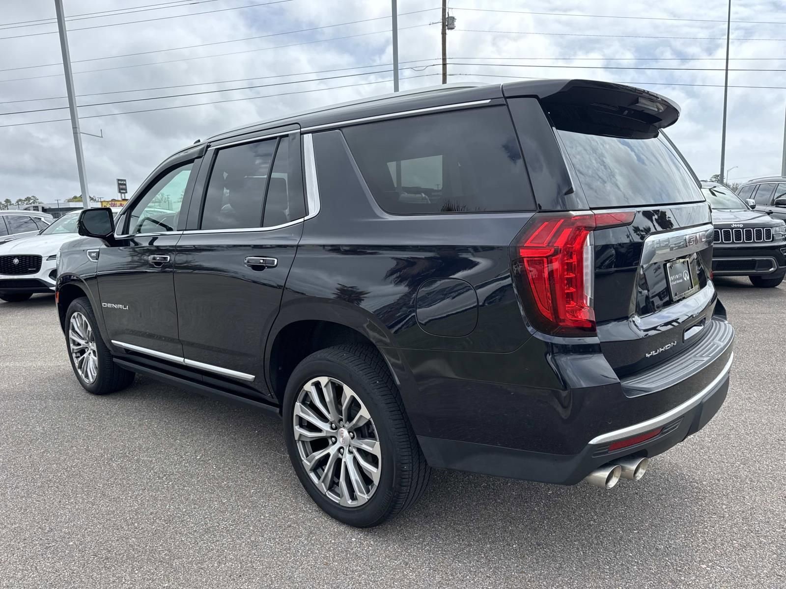 Used 2021 GMC Yukon Denali w/ Denali Premium Package image 8