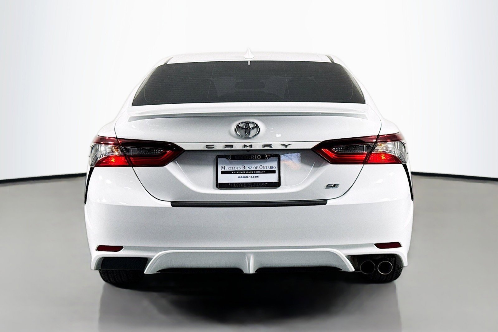 Used 2024 Toyota Camry SE FWD image 4