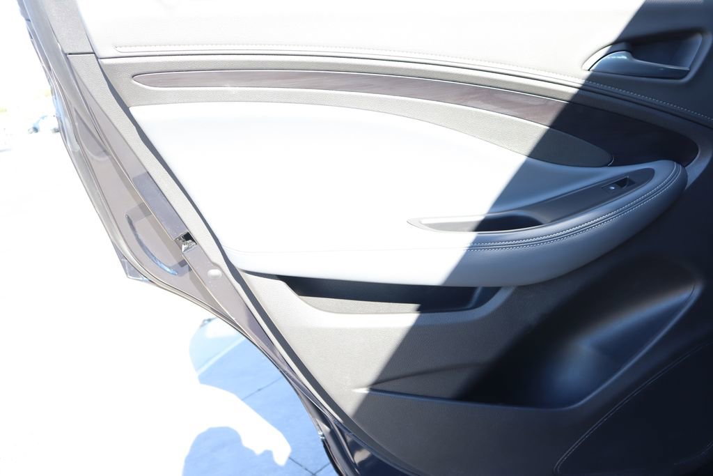 Used 2020 Buick Envision Premium w/ Driver Confidence Package image 25