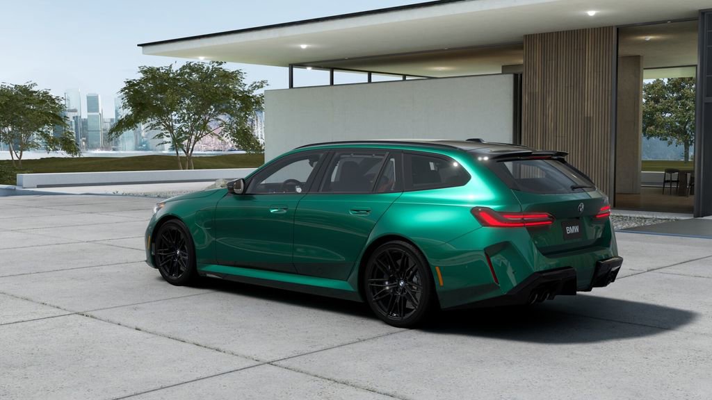 New 2027 BMW M5 Touring AWD/4WD image 2