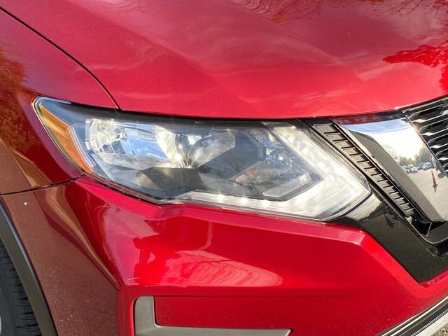 Used 2019 Nissan Rogue SV image 4