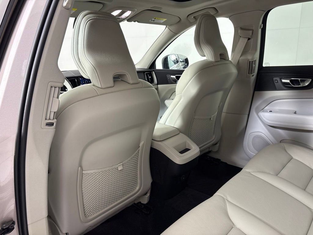 Used 2023 Volvo XC60 B5 Plus w/ Protection Package Premier AWD/4WD image 19