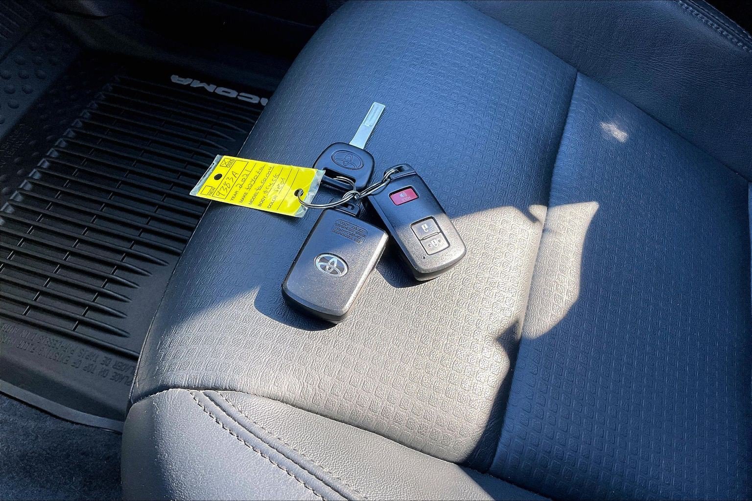 Used 2021 Toyota Tacoma TRD Off-Road w/ TRD Premium Off Road Package AWD/4WD image 11