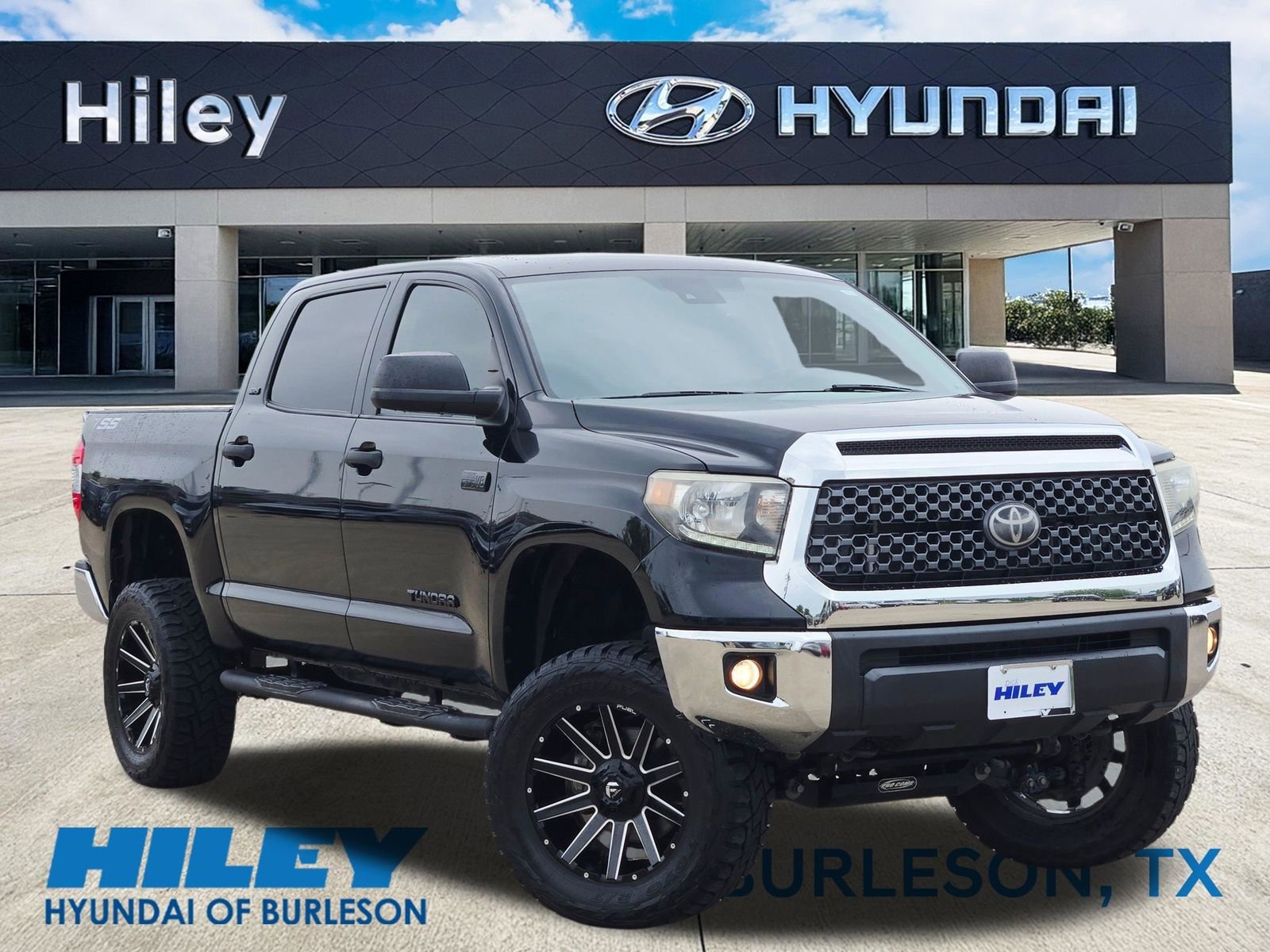 Used 2020 Toyota Tundra SR5 w/ SR5 Upgrade Package AWD/4WD image 1