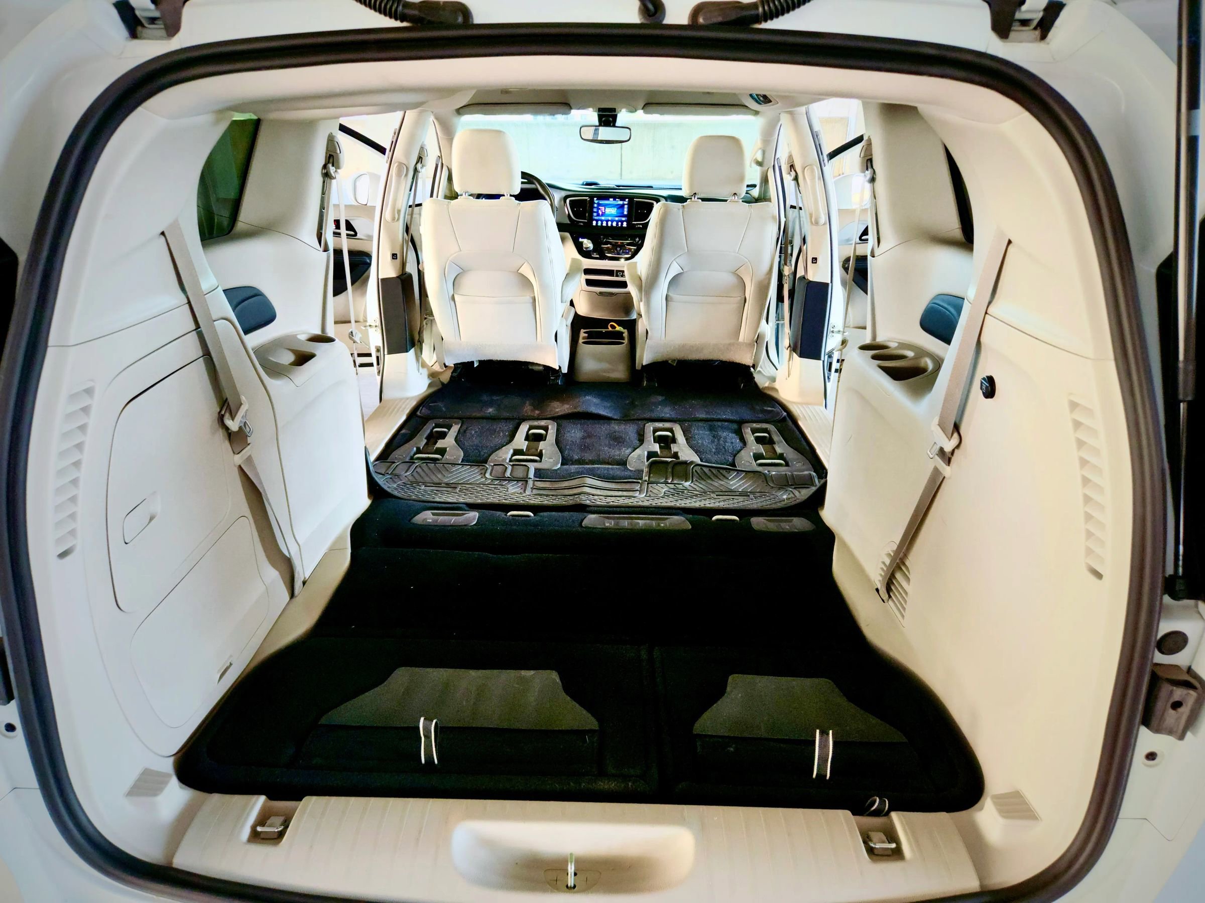 Used 2019 Chrysler Pacifica Touring Plus image 52