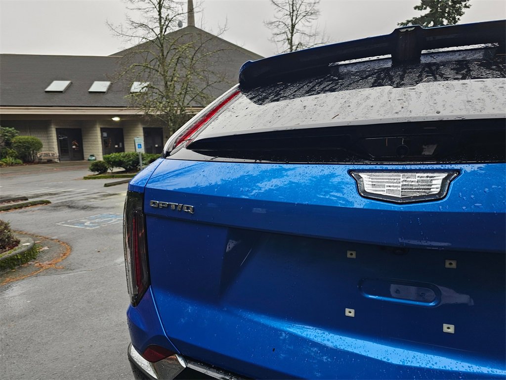 New 2026 Cadillac Optiq Luxury 2 image 13
