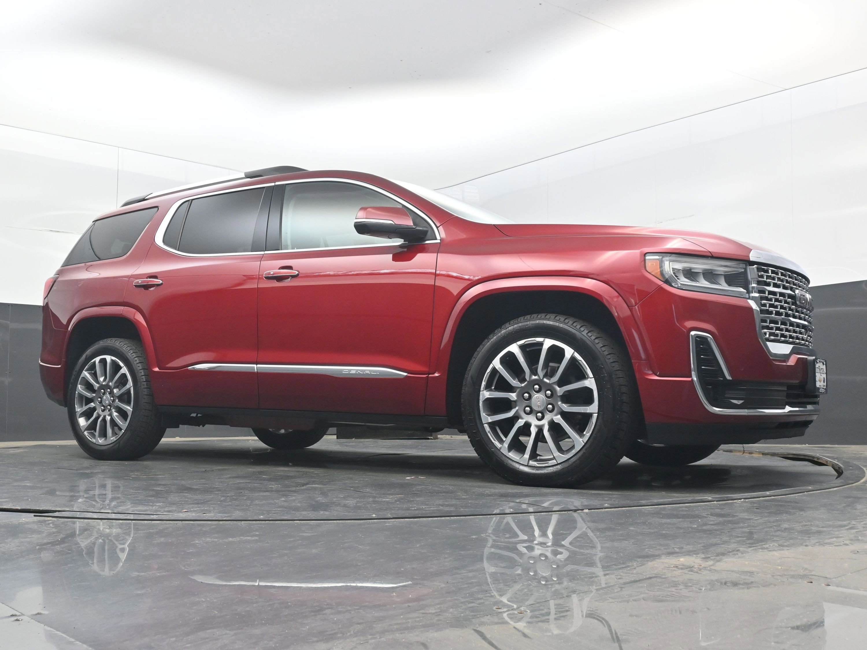 Used 2022 GMC Acadia Denali w/ Denali Ultimate Package AWD/4WD image 22