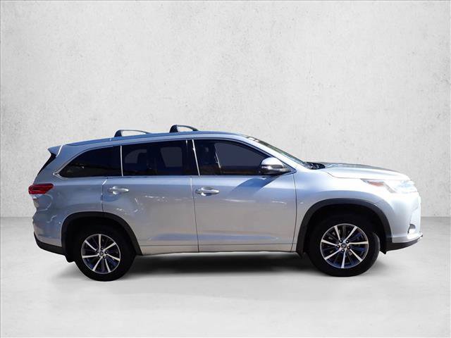 Certified 2018 Toyota Highlander XLE AWD/4WD image 5