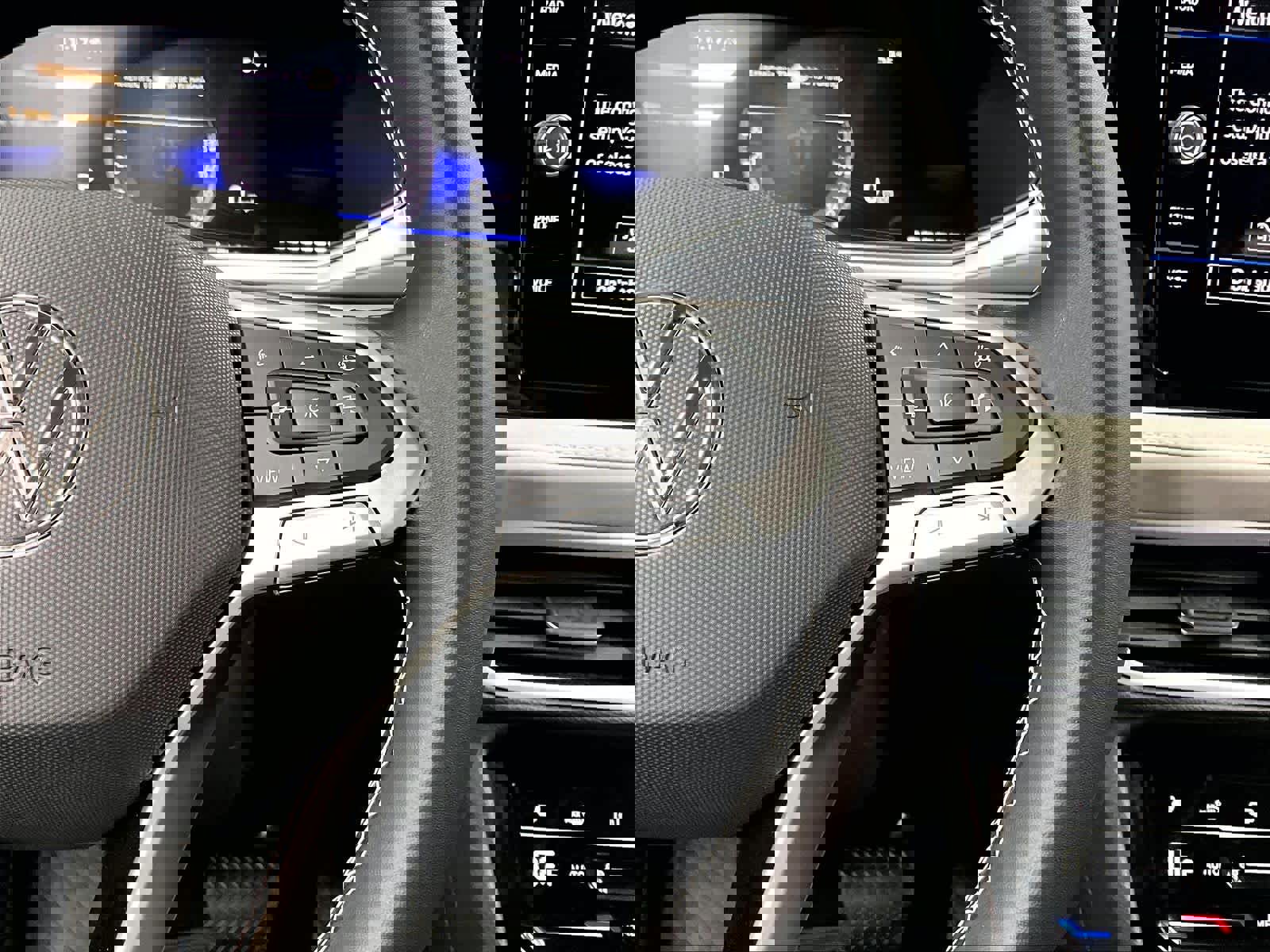 New 2026 Volkswagen Taos SE image 17