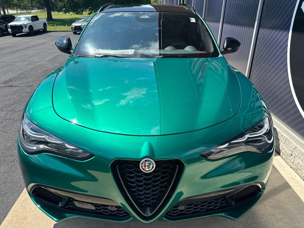 New 2025 Alfa Romeo Stelvio Sprint AWD/4WD image 9