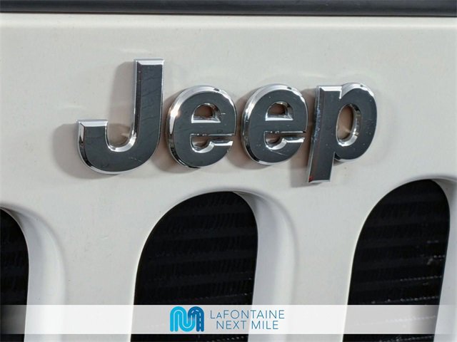 Used 2017 Jeep Wrangler Unlimited Rubicon w/ Connectivity Group image 9