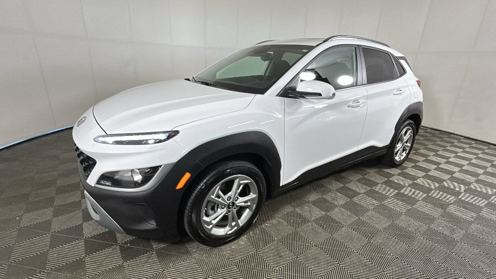 Certified 2023 Hyundai Kona SEL w/ Convenience Package AWD/4WD image 8