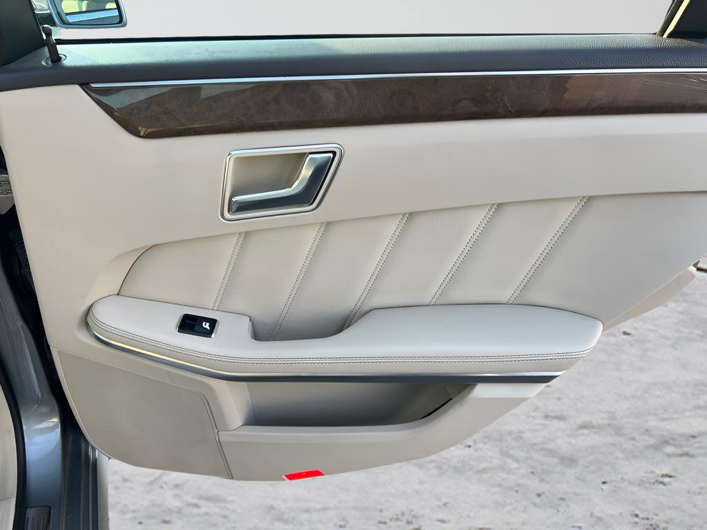 Used 2015 Mercedes-Benz E 350 4MATIC Sedan image 27