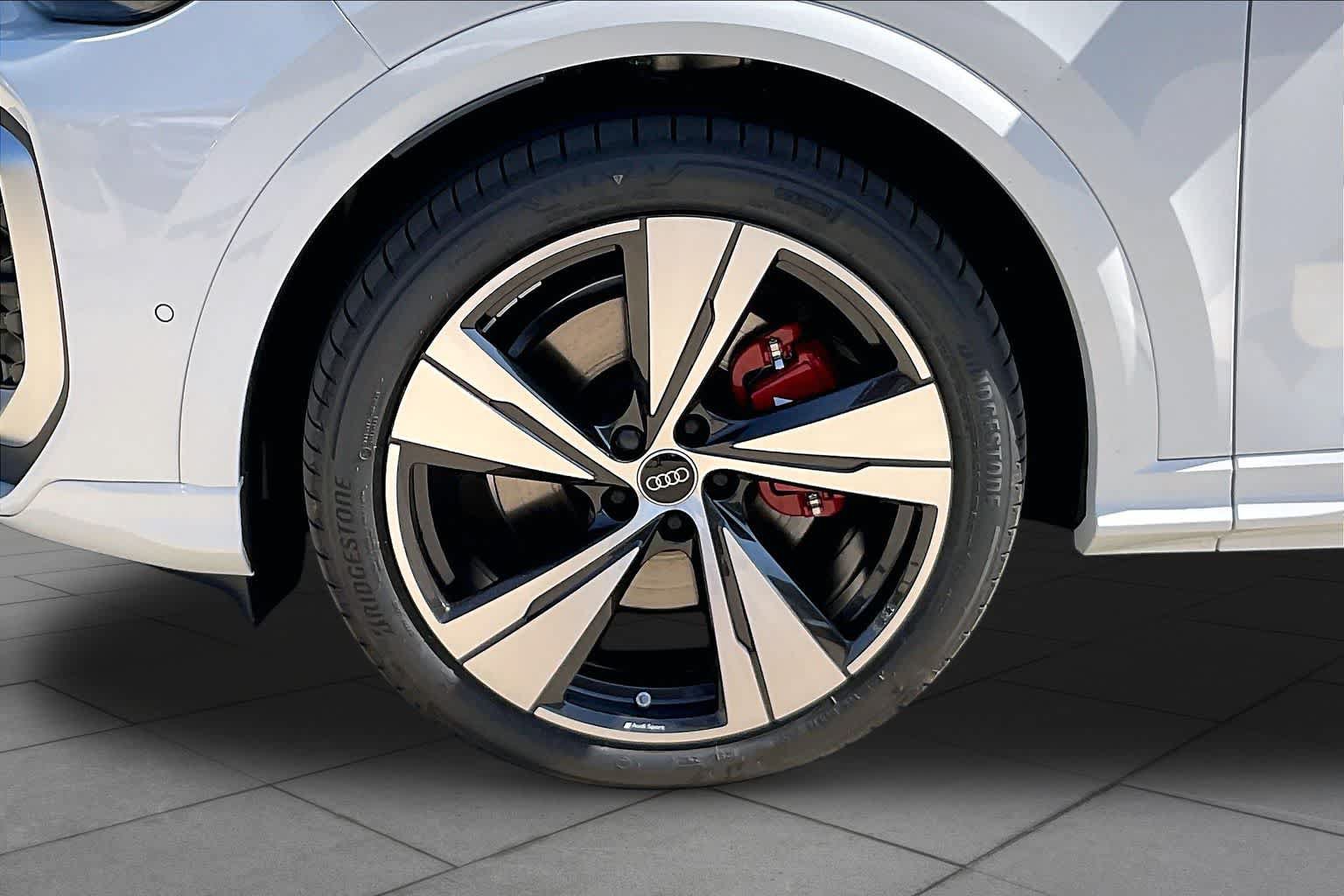 New 2026 Audi SQ5 Prestige AWD/4WD image 11