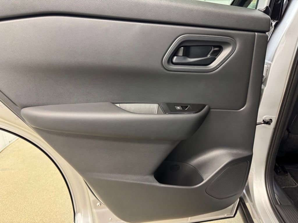 Certified 2025 Nissan Rogue S AWD/4WD image 14