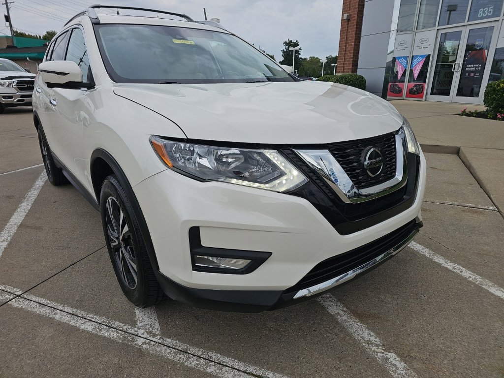 Used 2020 Nissan Rogue SV w/ Sun & Sound Touring Package AWD/4WD image 5