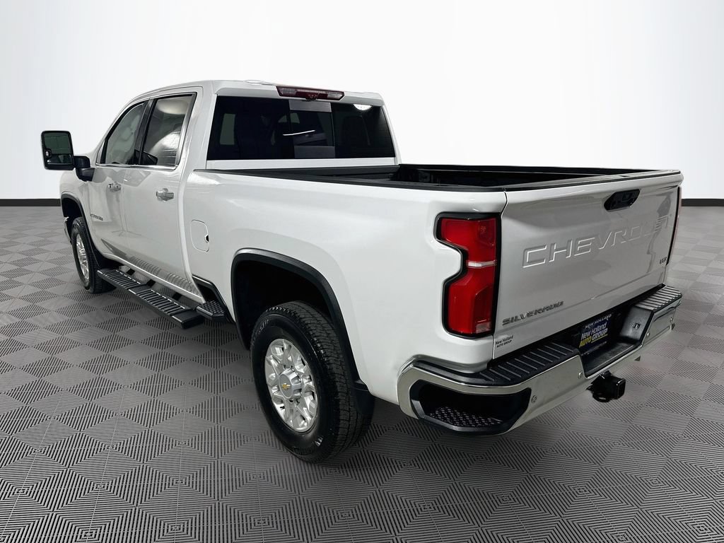 Used 2025 Chevrolet Silverado 2500 LTZ w/ LTZ Premium Package AWD/4WD image 5