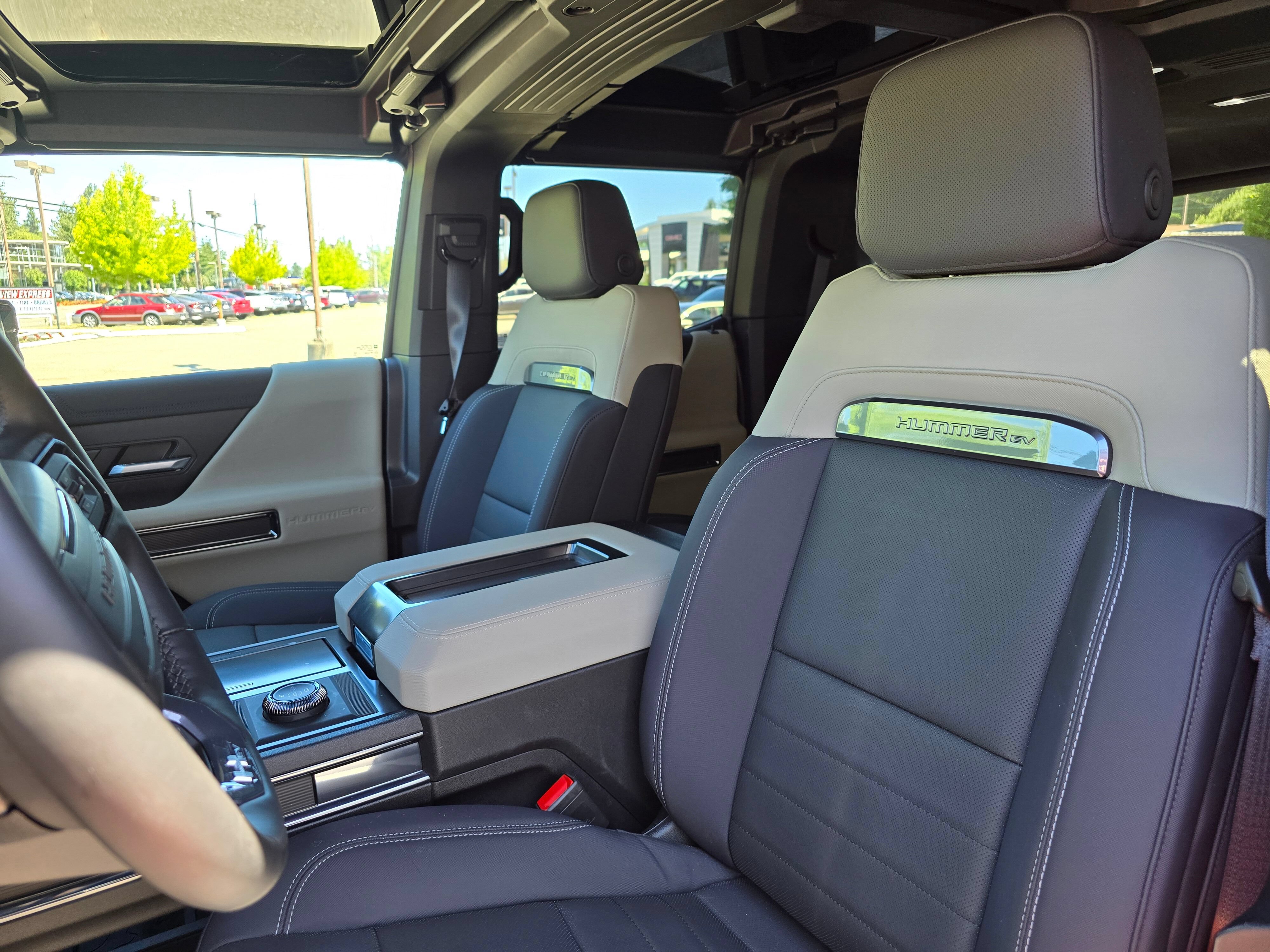 New 2026 GMC Hummer EV SUV w/ LPO, Dark Essentials Package AWD/4WD image 19