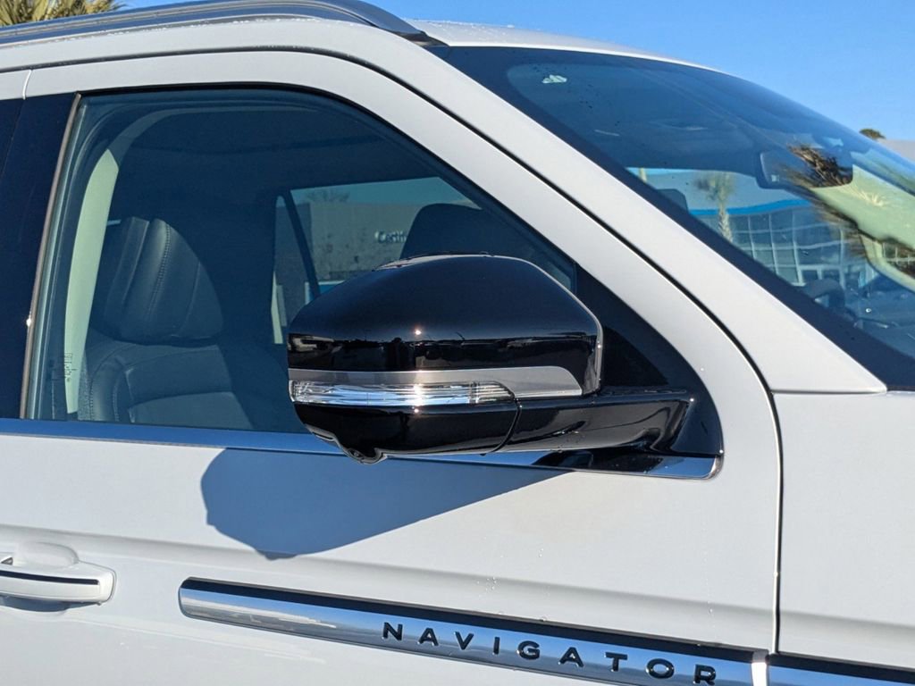 New 2026 Lincoln Navigator Reserve image 12