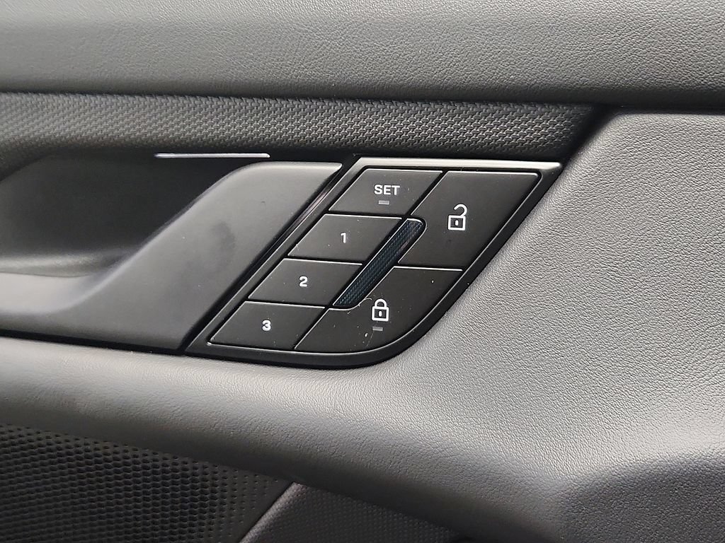 New 2026 Porsche Taycan 4S AWD/4WD image 21