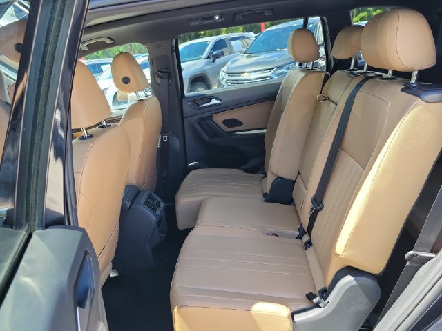 Used 2024 Volkswagen Tiguan SE FWD image 13