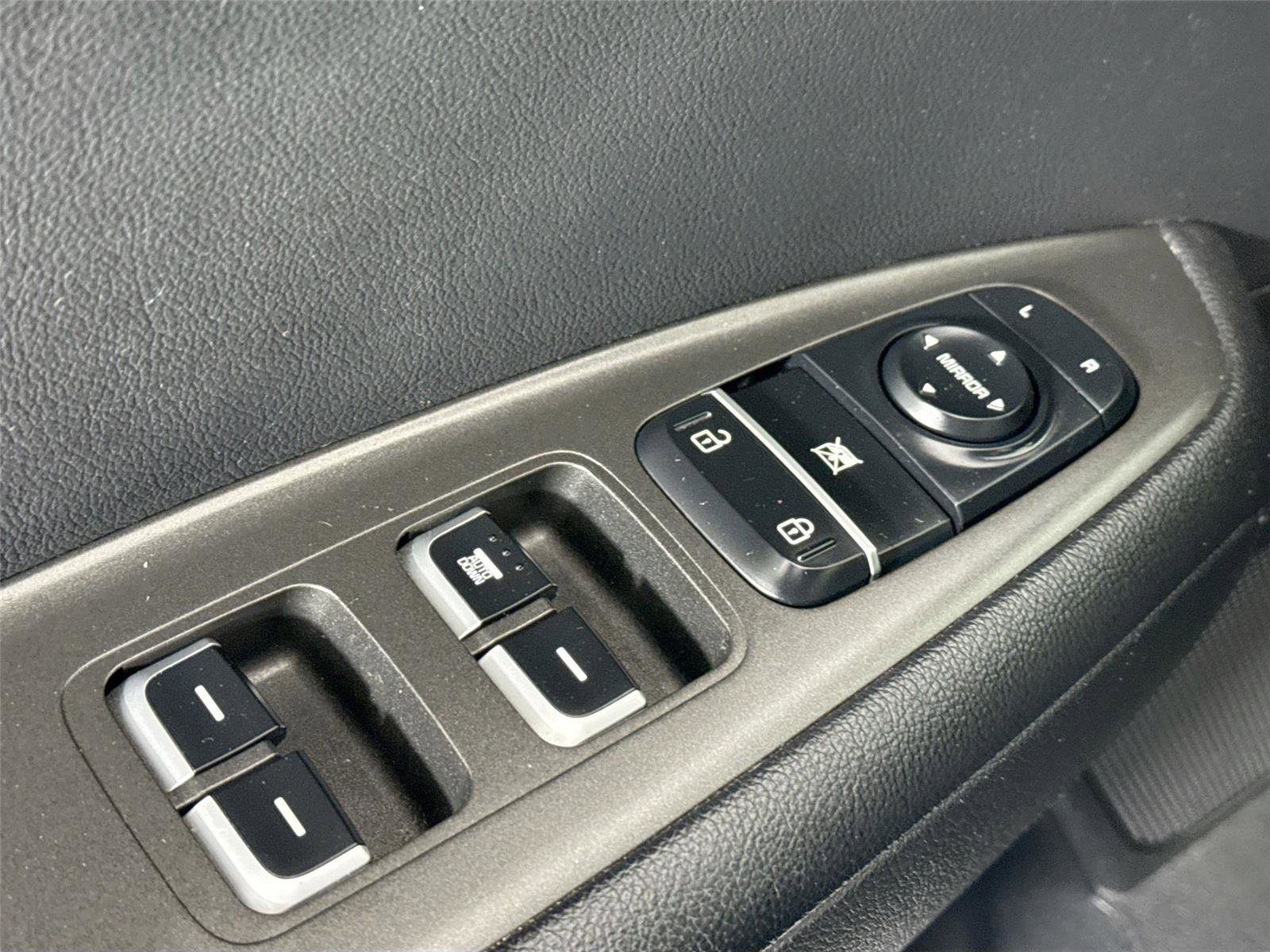 Used 2018 Kia Optima S image 25