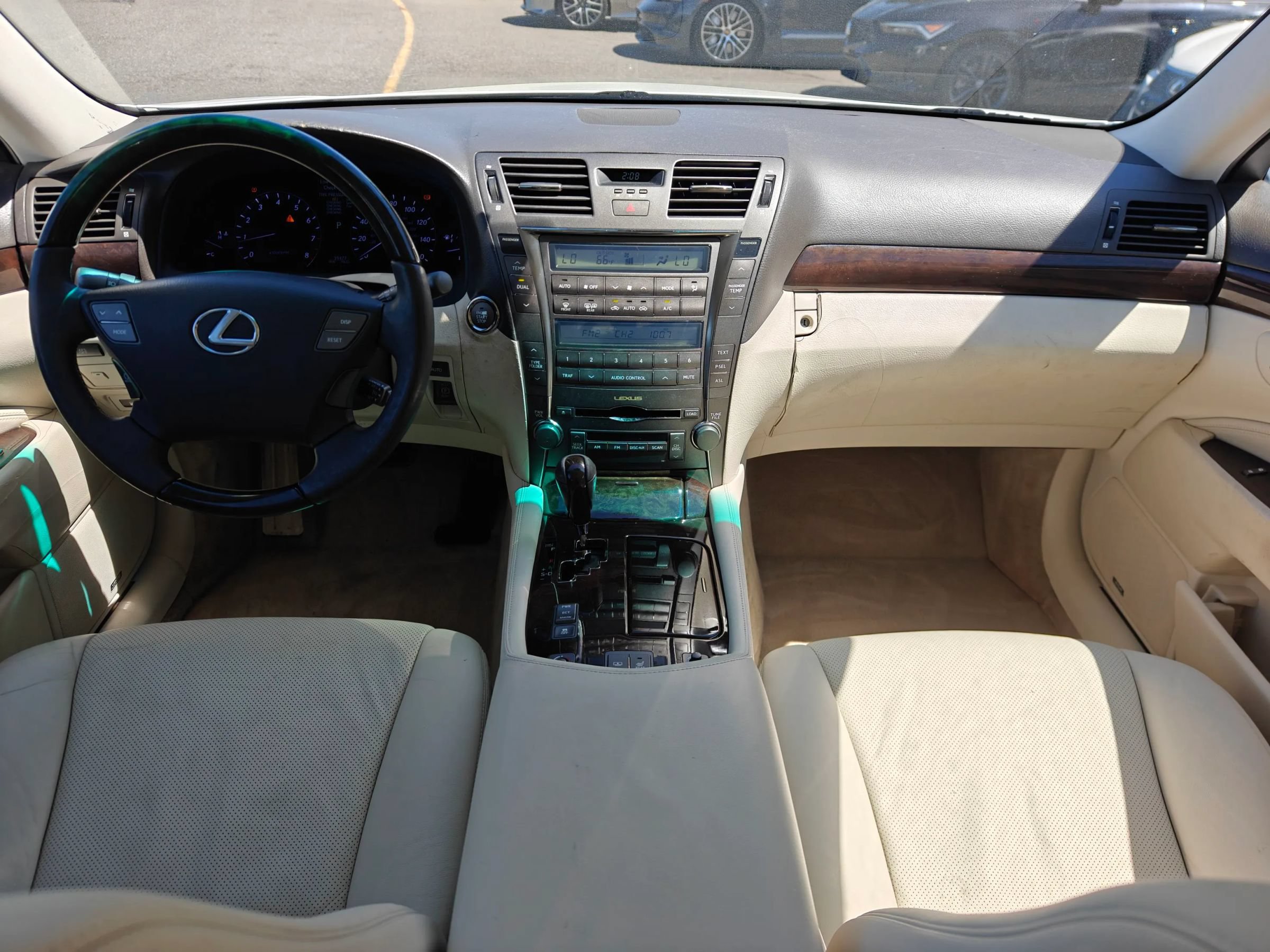 Used 2007 Lexus LS 460 w/ Comfort Pkg RWD image 30