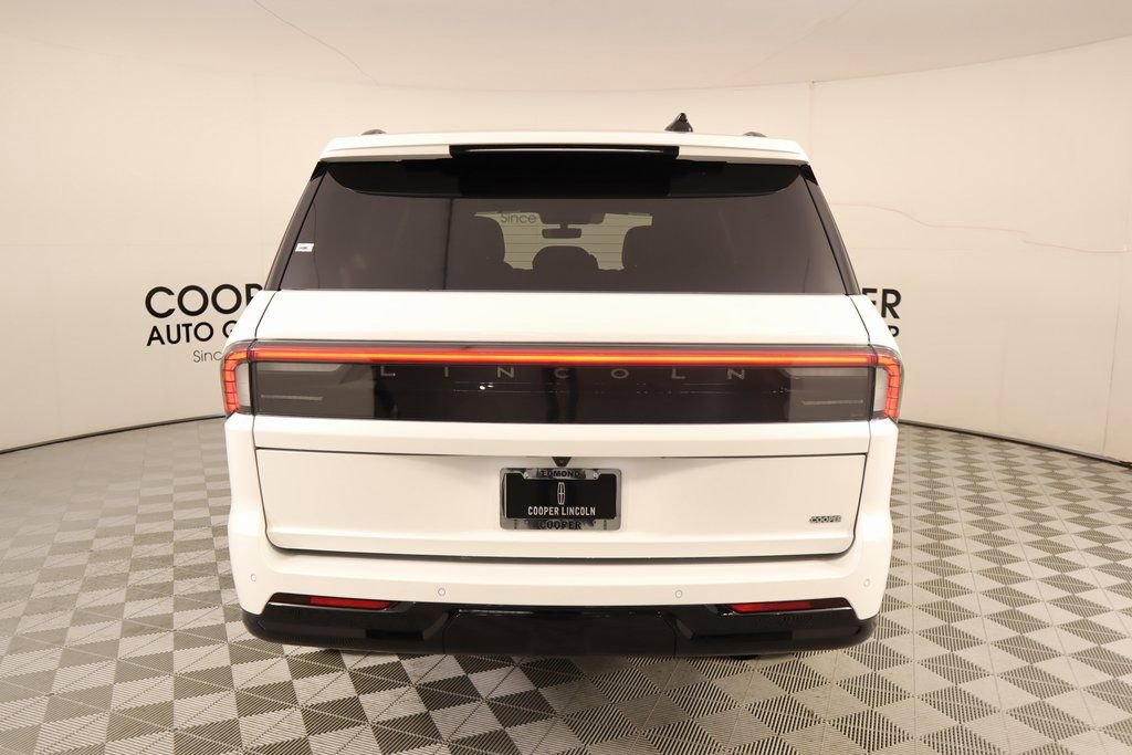 New 2025 Lincoln Navigator Reserve w/ Jet Appearance Package image 23