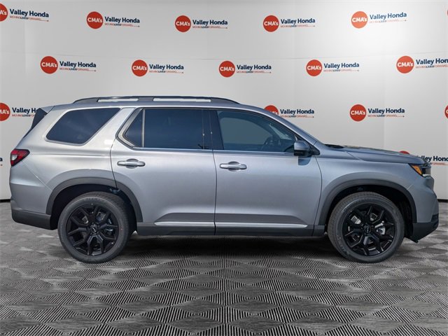 New 2025 Honda Pilot Touring image 4