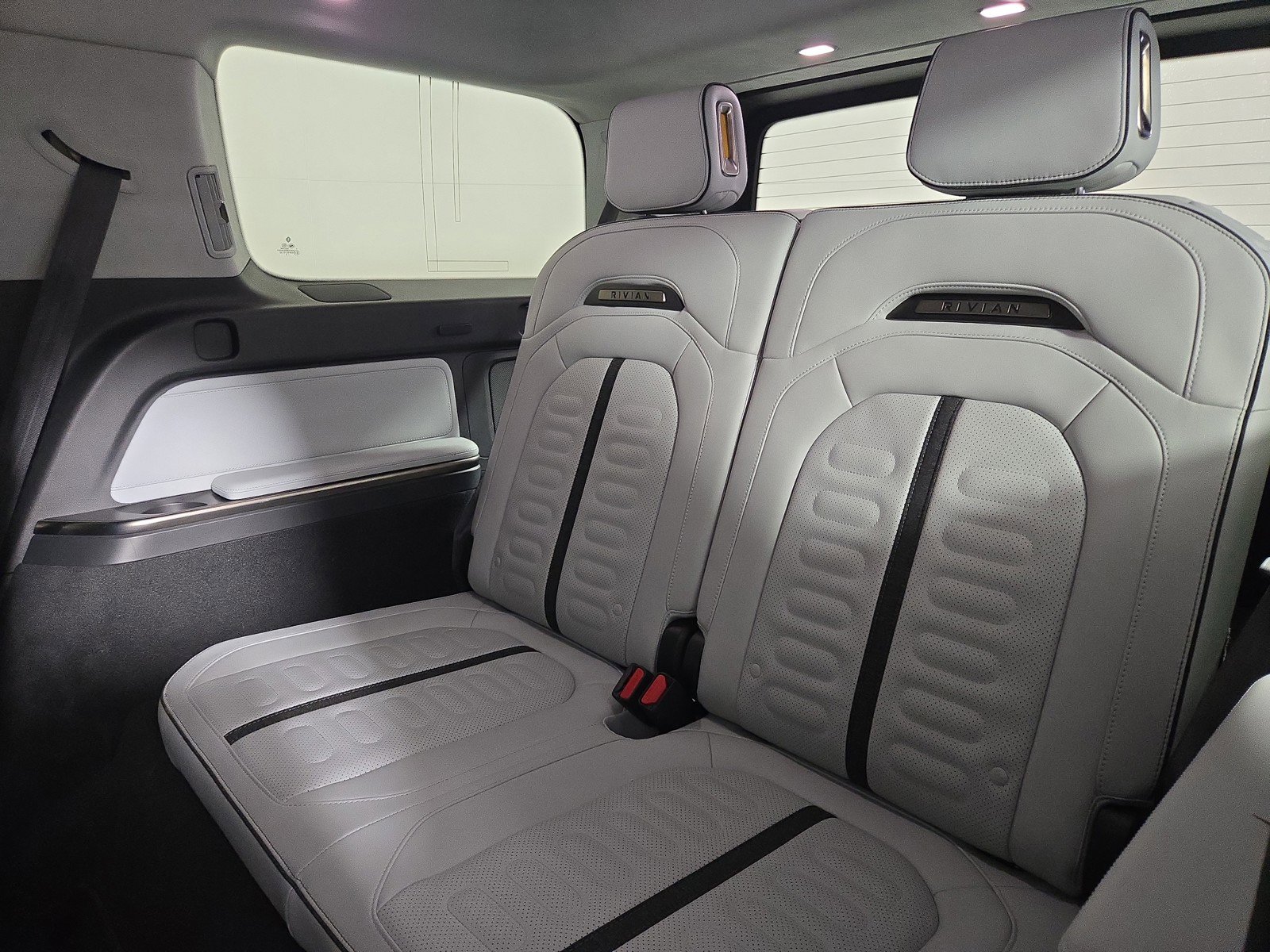 Used 2023 Rivian R1S Adventure AWD/4WD image 22