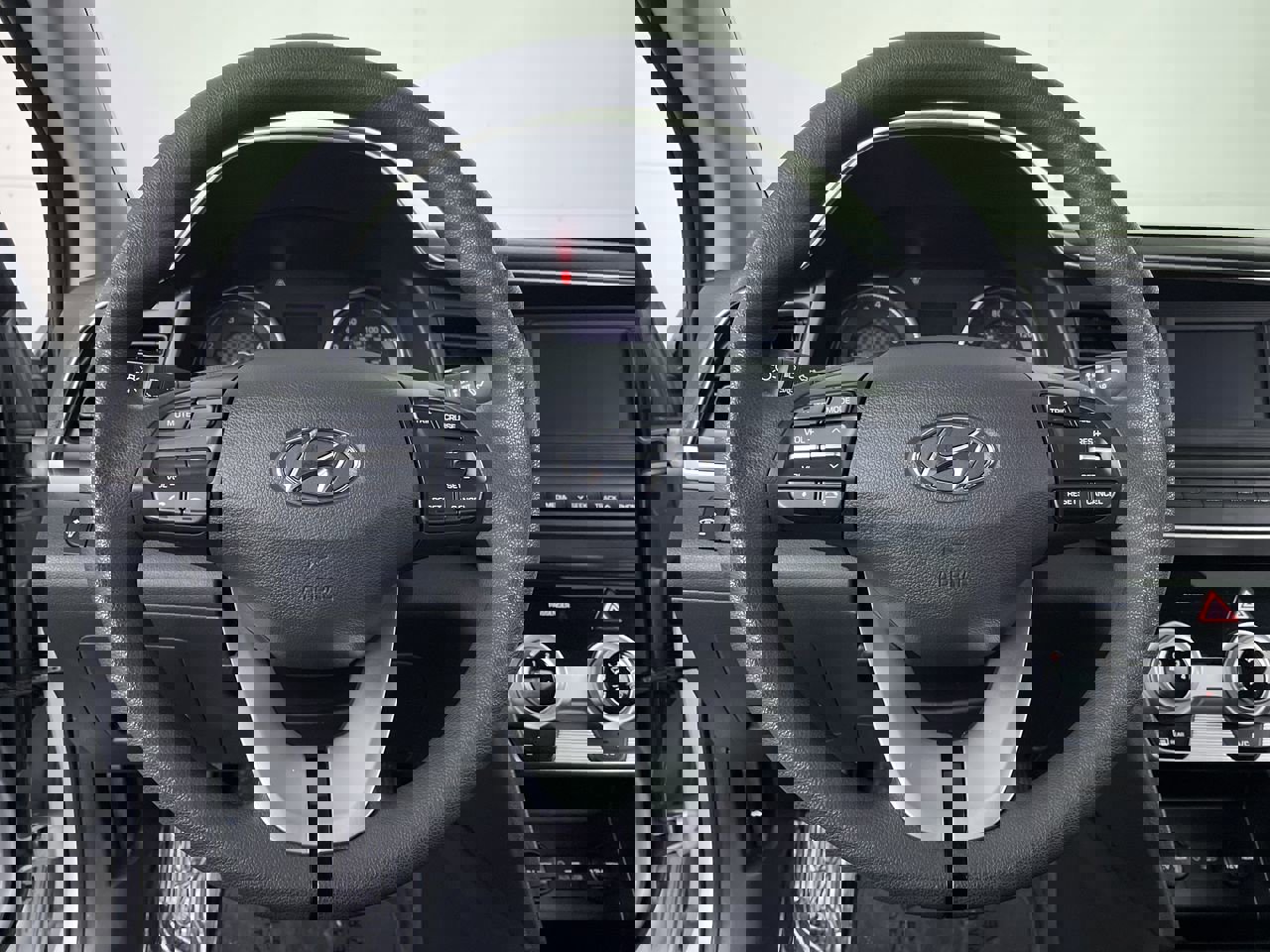 Used 2019 Hyundai Elantra SE w/ Cargo Package image 13