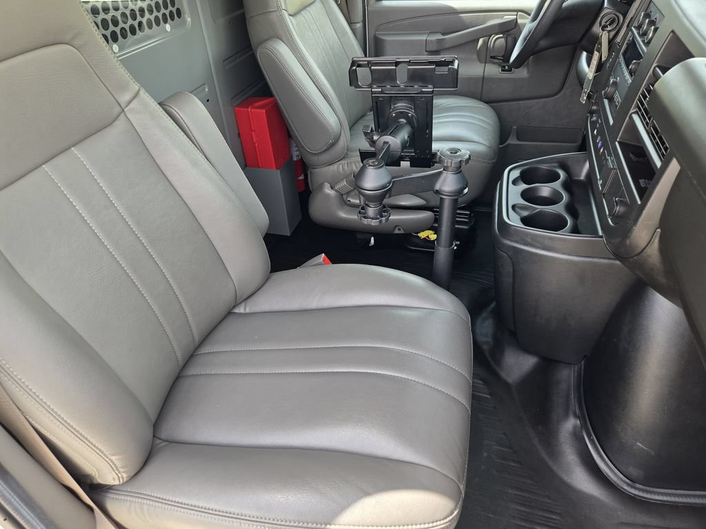 Used 2021 Chevrolet Express 2500 w/ Driver Convenience Package RWD image 14