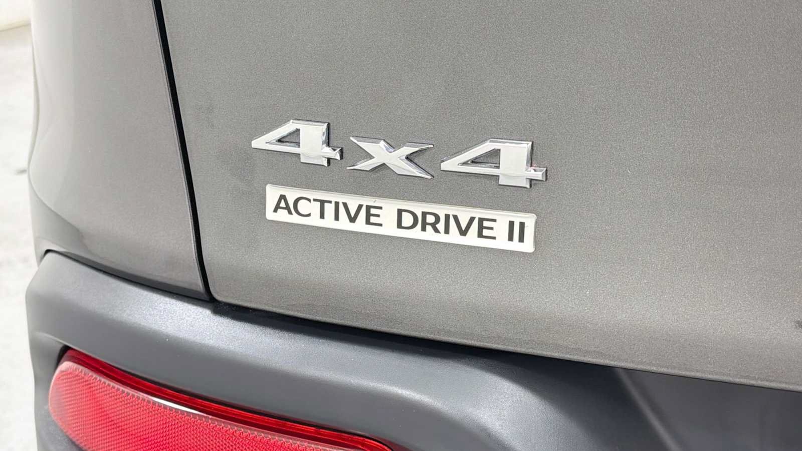 Used 2015 Jeep Cherokee Limited AWD/4WD image 28
