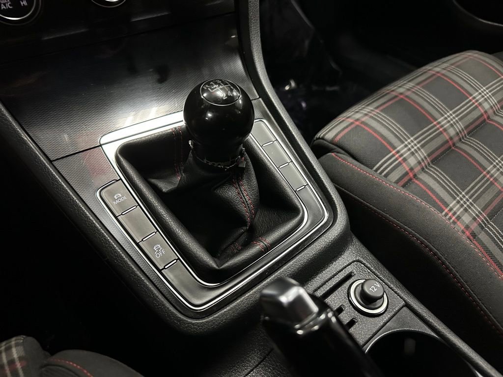 Used 2017 Volkswagen GTI S image 22
