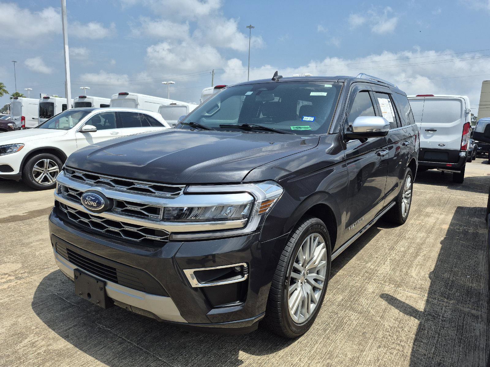 Used 2023 Ford Expedition Platinum RWD image 1