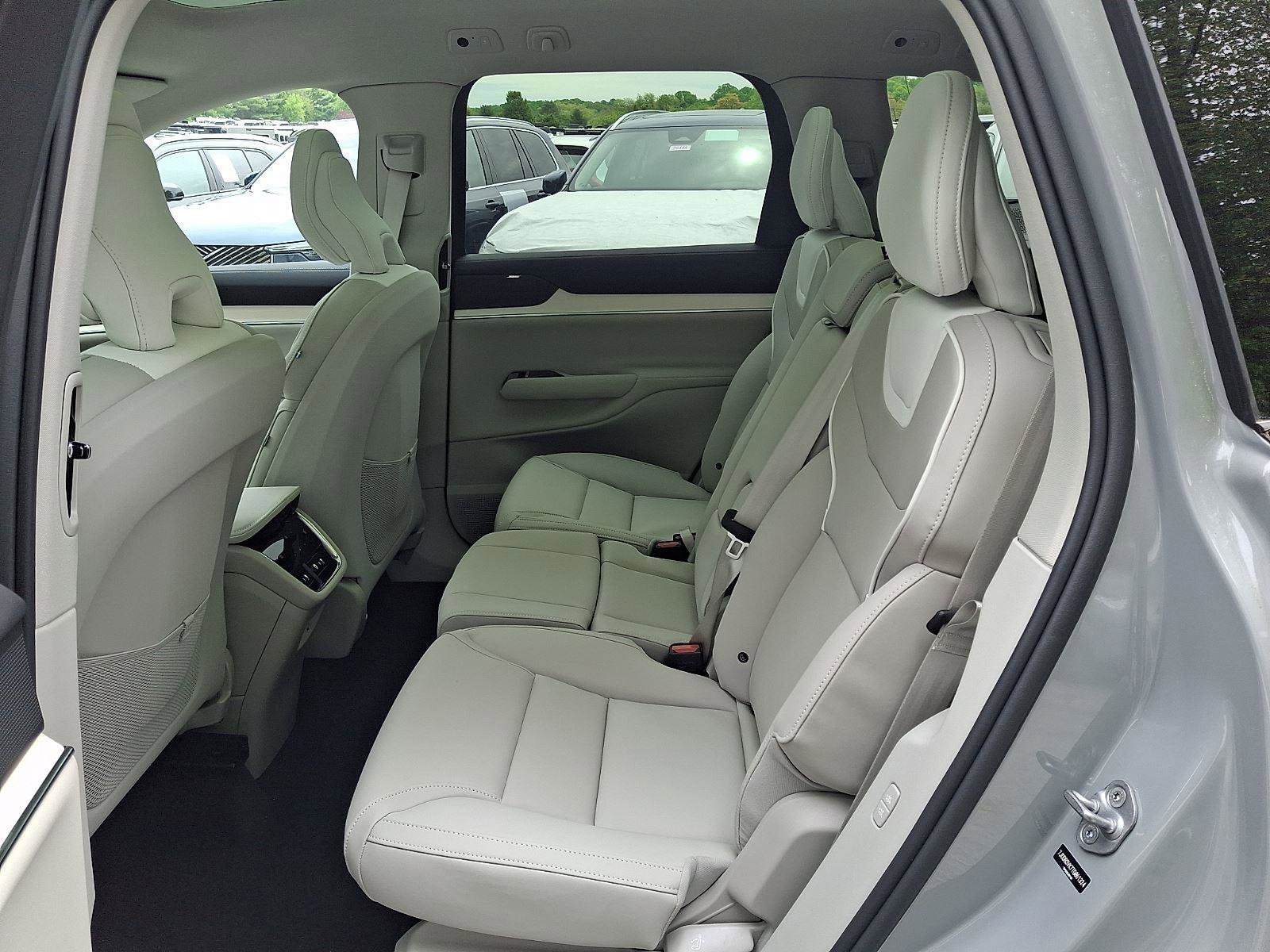 New 2026 Volvo EX90 Plus AWD/4WD image 6