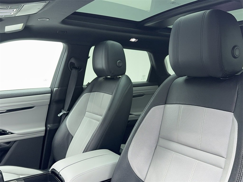 Used 2021 Land Rover Range Rover Evoque R-Dynamic SE image 35