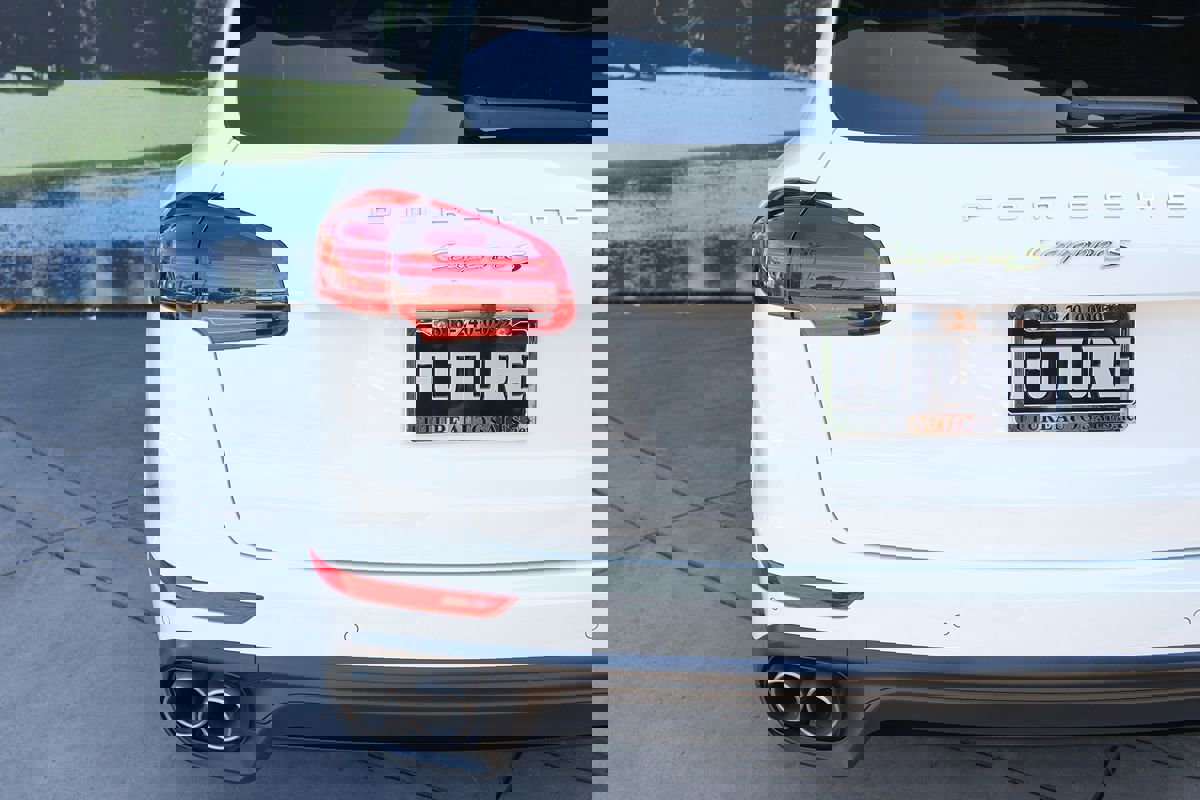 Used 2017 Porsche Cayenne S image 38