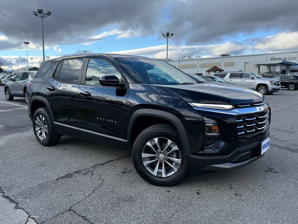 New 2026 Chevrolet Equinox LT image 2